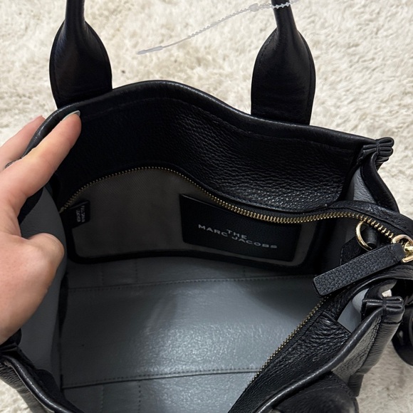 NWOT Marc Jacobs Small Black Leather Tote - Picture 7 of 10